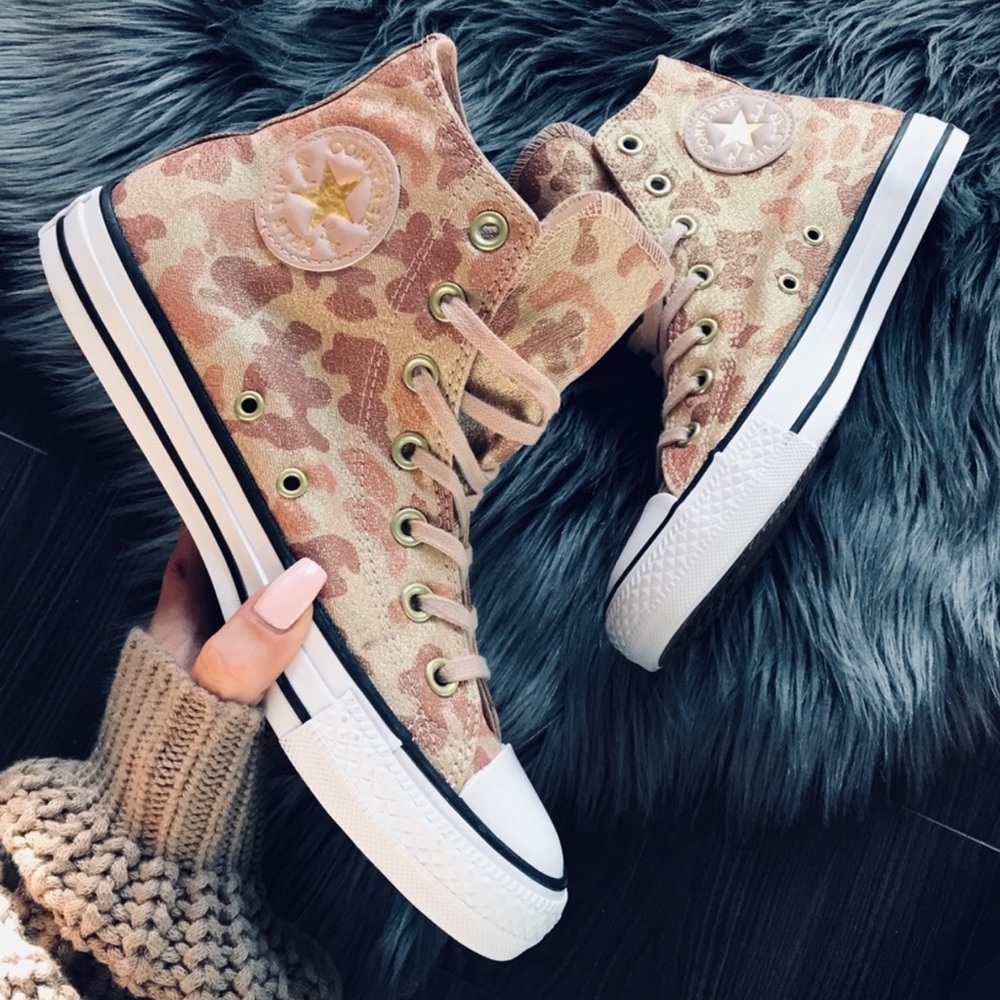 NWB 🤩 CONVERSE WOMENS ALLSTAR SHIMMER CAMO GOLD